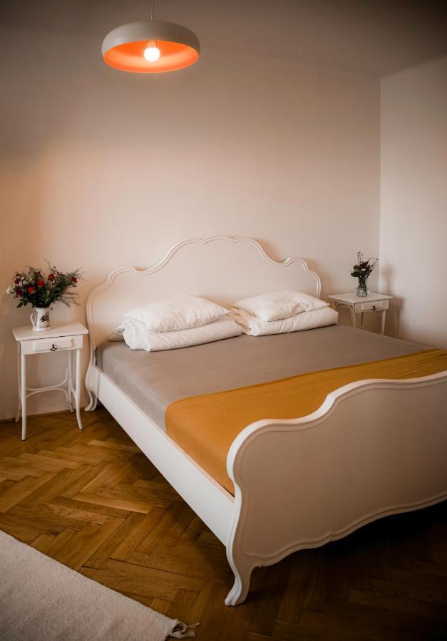 Kiki & Luky Family Apartment By Prague Castle Ngoại thất bức ảnh